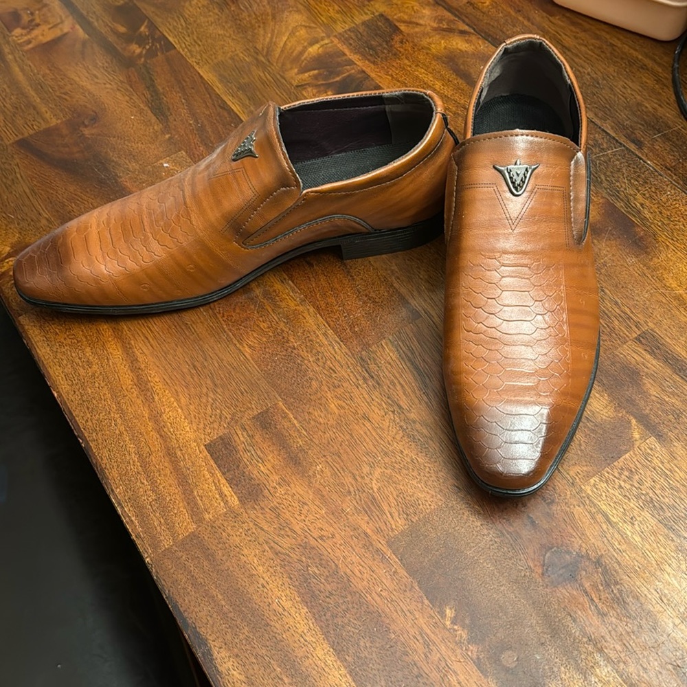 Men’s Dress shoes, light brown, size 12